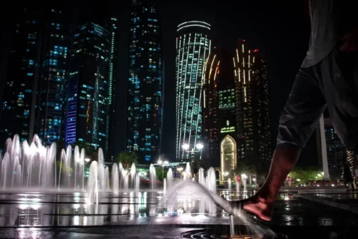 Dubai ve Abu Dhabi Arasındaki Farklar